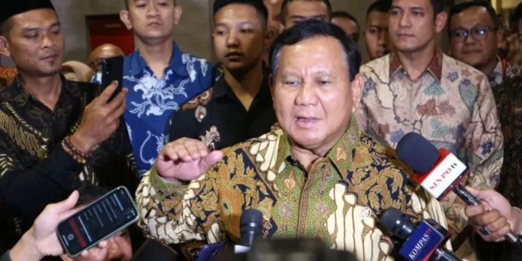 Ketua Umum Partai Gerindra dan bakal calon presiden Prabowo Subianto berikan pemaparan di Seminar Ekonomi Universitas Kebangsaan Republik Indonesia