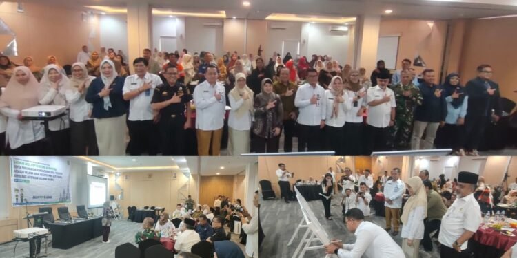 Kolase foto suasana kegiatan Komunikasi Informasi dan Edukasi KIE serta Bimbingan Teknis Bimtek yang diselenggarakan oleh Balai POM di Dumai Rabu 2082025