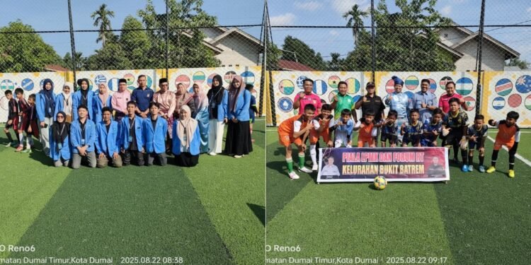 Kelurahan Bukit Batrem Gelar Tanding Futsal Piala LPMK dan Forum RT - Utusan Bangsa Momen kebersamaan para panitia pejabat pemerintah dan tim futsal dalam acara pembukaan kompetisi futsal Piala LPMK dan Forum RT di Kelurahan Bukit Batrem Kecamatan Dumai Timur