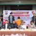 Kapolres Dumai AKBP Angga F Herlambang tengah didampingi jajarannya saat memberikan keterangan pers terkait pengungkapan kasus pengoplosan beras di Dumai Selasa 1982025