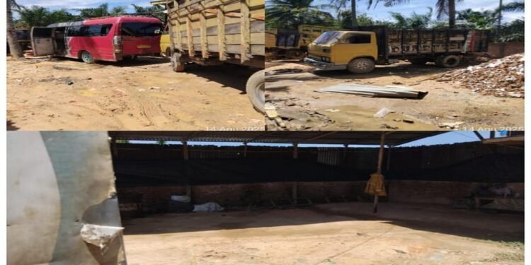 Foto lokasi di Jalan Budi Luhur Kecamatan Tenayan Raya Pekanbaru menunjukkan area bengkel dan gudang mobil tanpa adanya aktivitas atau fasilitas penyimpanan BBM ilegal