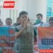 Koordinator aksi M Sobri saat menyampaikan orasi di hadapan massa dalam unjuk rasa di depan Kantor Otoritas Jasa Keuangan OJK Regional Sumsel Palembang Jumat 1292025