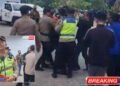 Polda Sumsel Gagalkan Aksi Anarkis - Utusan Bangsa Aparat gabungan Polda Sumsel dan Polrestabes Palembang mengamankan empat penyusup dalam aksi unjuk rasa di depan Kantor DPRD Sumsel yang kedapatan membawa senjata tajam dan bom molotov Senin 192025