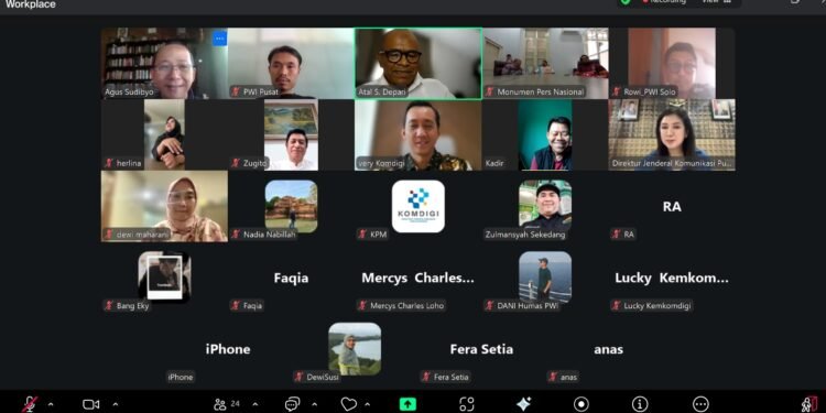 Suasana rapat koordinasi virtual antara Pengurus PWI Pusat dengan Kementerian Komunikasi dan Digital Komdigi pada Jumat 1292025 untuk membahas rencana pengukuhan pengurus baru